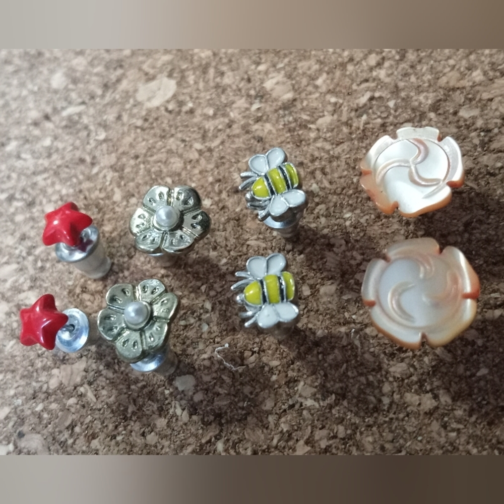4 sets of mini Y2K earrings studs